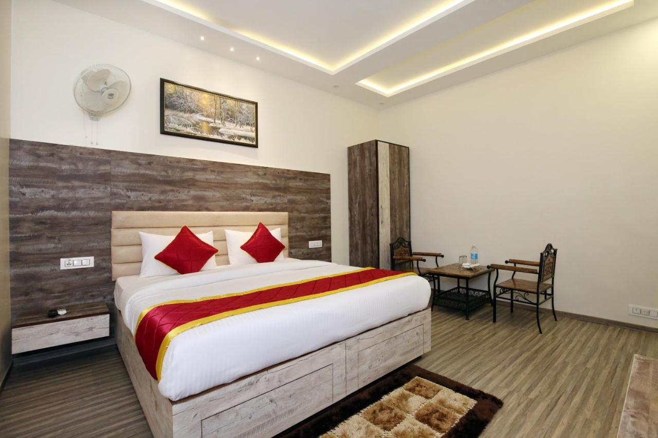 Oyo 9159 Hotel Royal Woodslark Zirakpur Экстерьер фото