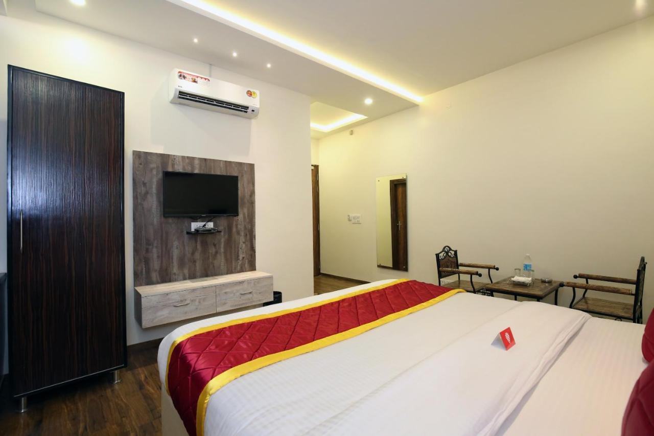 Oyo 9159 Hotel Royal Woodslark Zirakpur Экстерьер фото