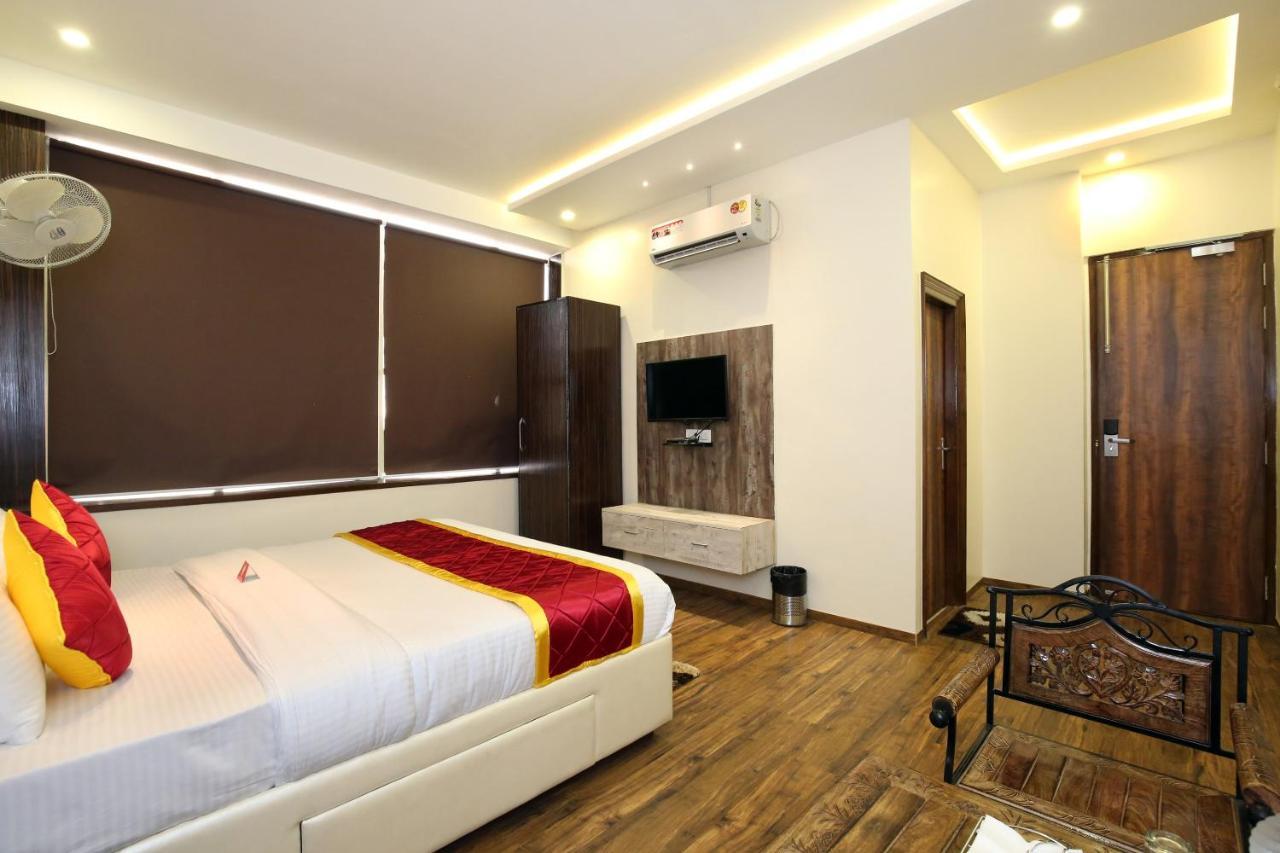Oyo 9159 Hotel Royal Woodslark Zirakpur Экстерьер фото
